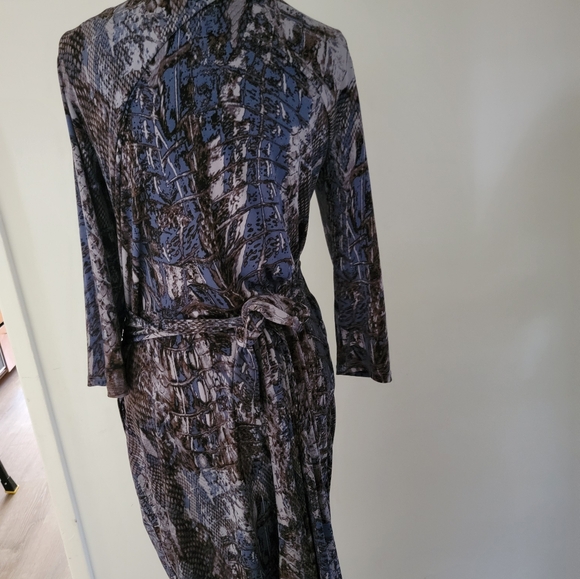 Miss Tina Blue and Black Long Sleeve Dress Size12-14 - Picture 5 of 7